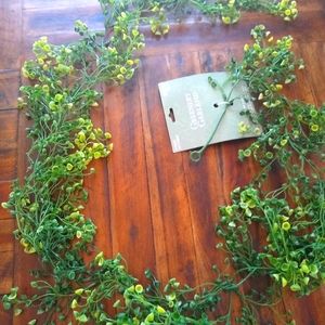 Green Accent Garland